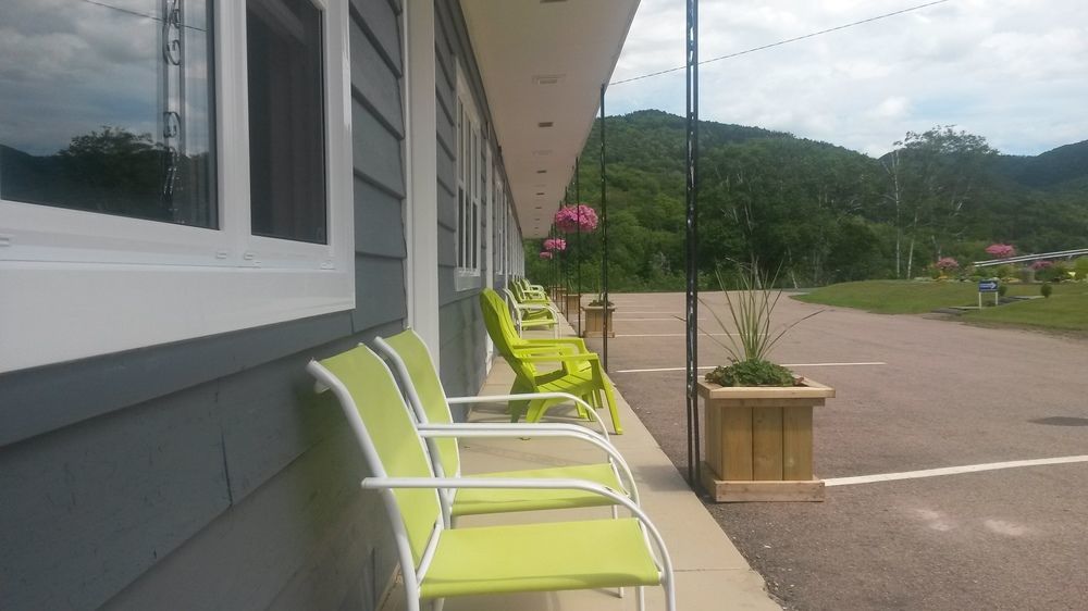 Chéticamp Cornerstone Motel מראה חיצוני תמונה