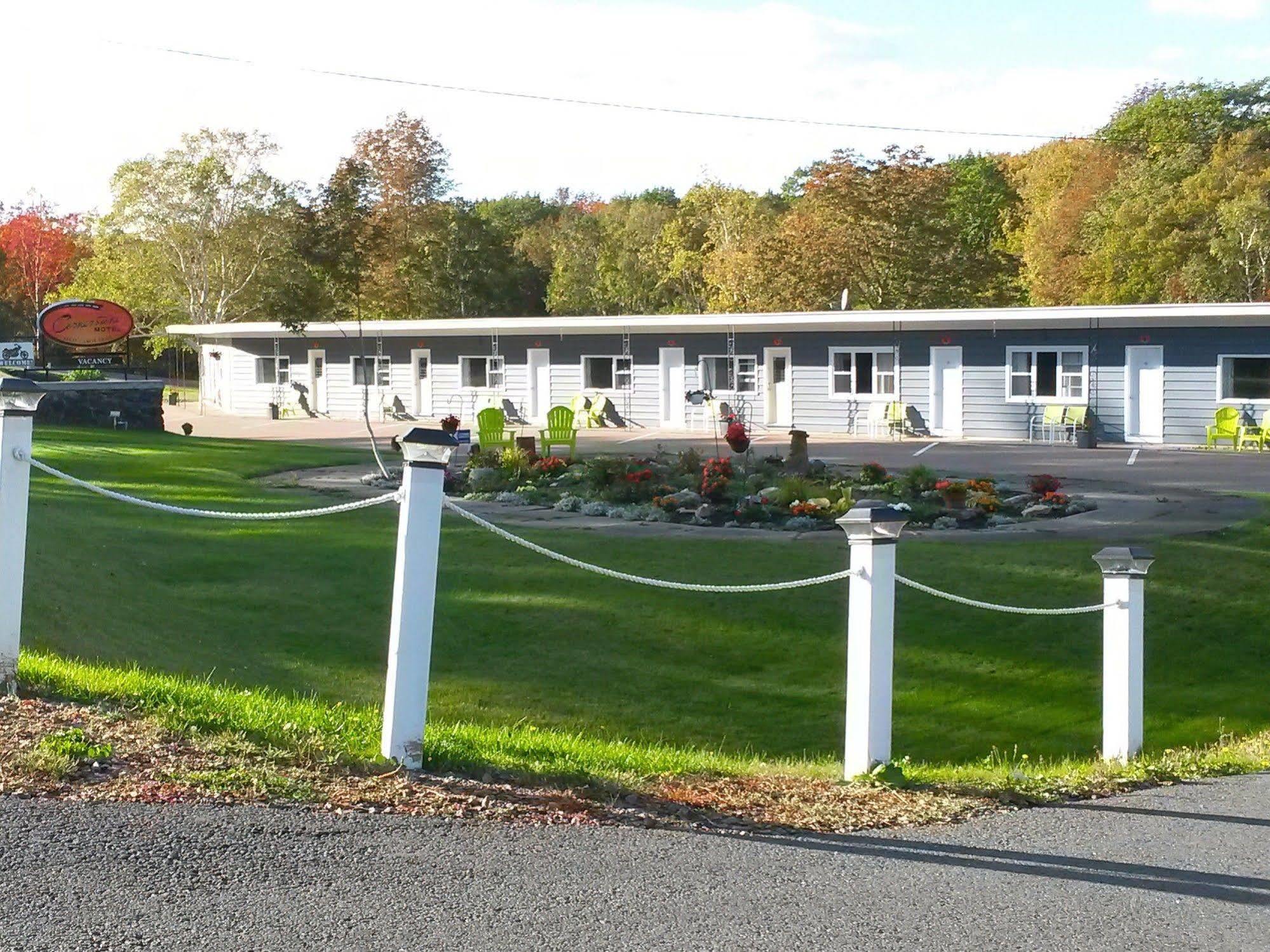 Chéticamp Cornerstone Motel מראה חיצוני תמונה